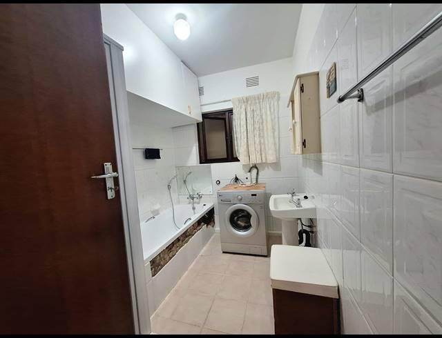 2 BEDROOM APARTMENT FOR SALE IN MANABA BEACH